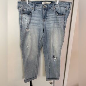 Women’s Torrid boyfriend jeans. Light wash distressed size 14 short.